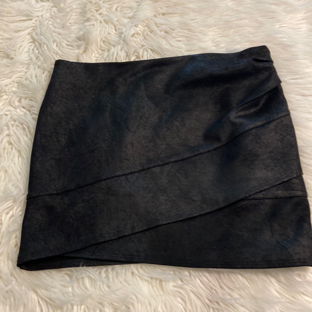 Free People Mini Skirt Size 2 Excellent Condition Color Black Waist 28/30”